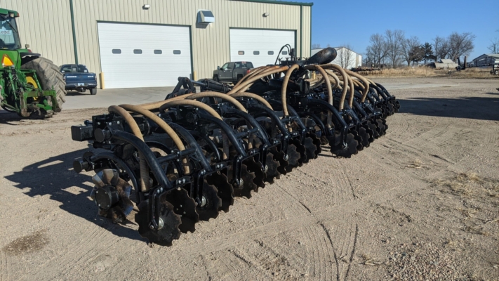 Puck Used Equipment - the front side view of a used 32′ Torsion Flex Toolbar