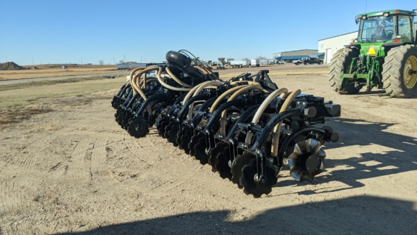 Puck Used Equipment - the front side view of a used 32′ Torsion Flex Toolbar