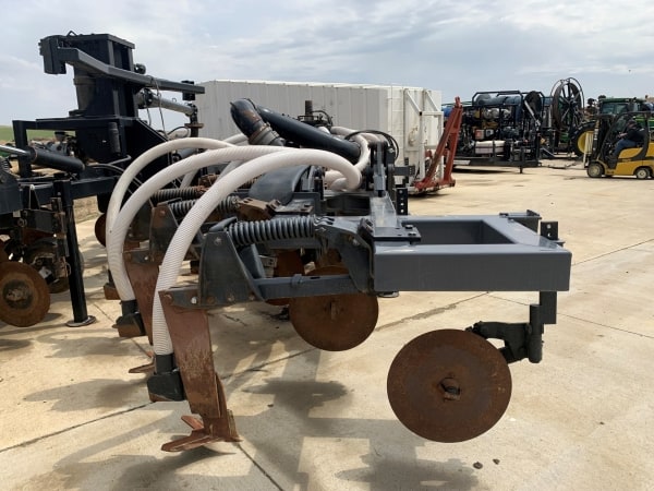 25' 4WD JD Ripper Beyer passenger side