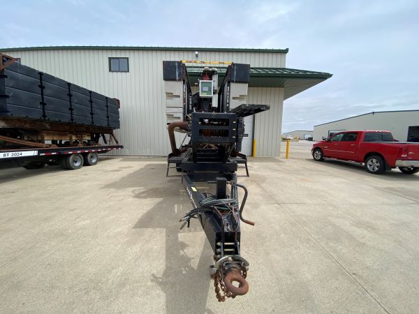 trailer hitch and front view of Puck Used Equipment - B221-Agitation Boat